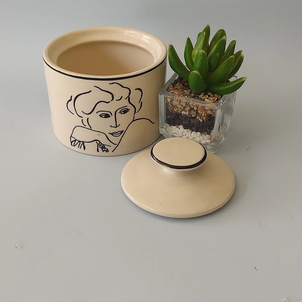 Sango Handcrafted Francesca French Lady Sugar Bowl Style Modern Collection